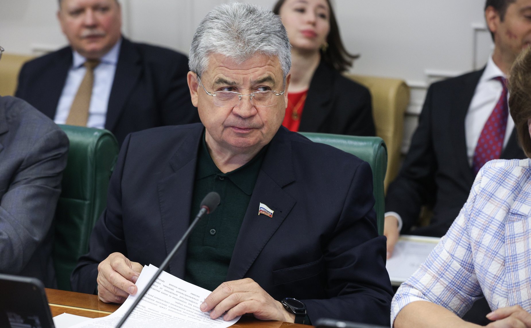 Геннадий Емельянов