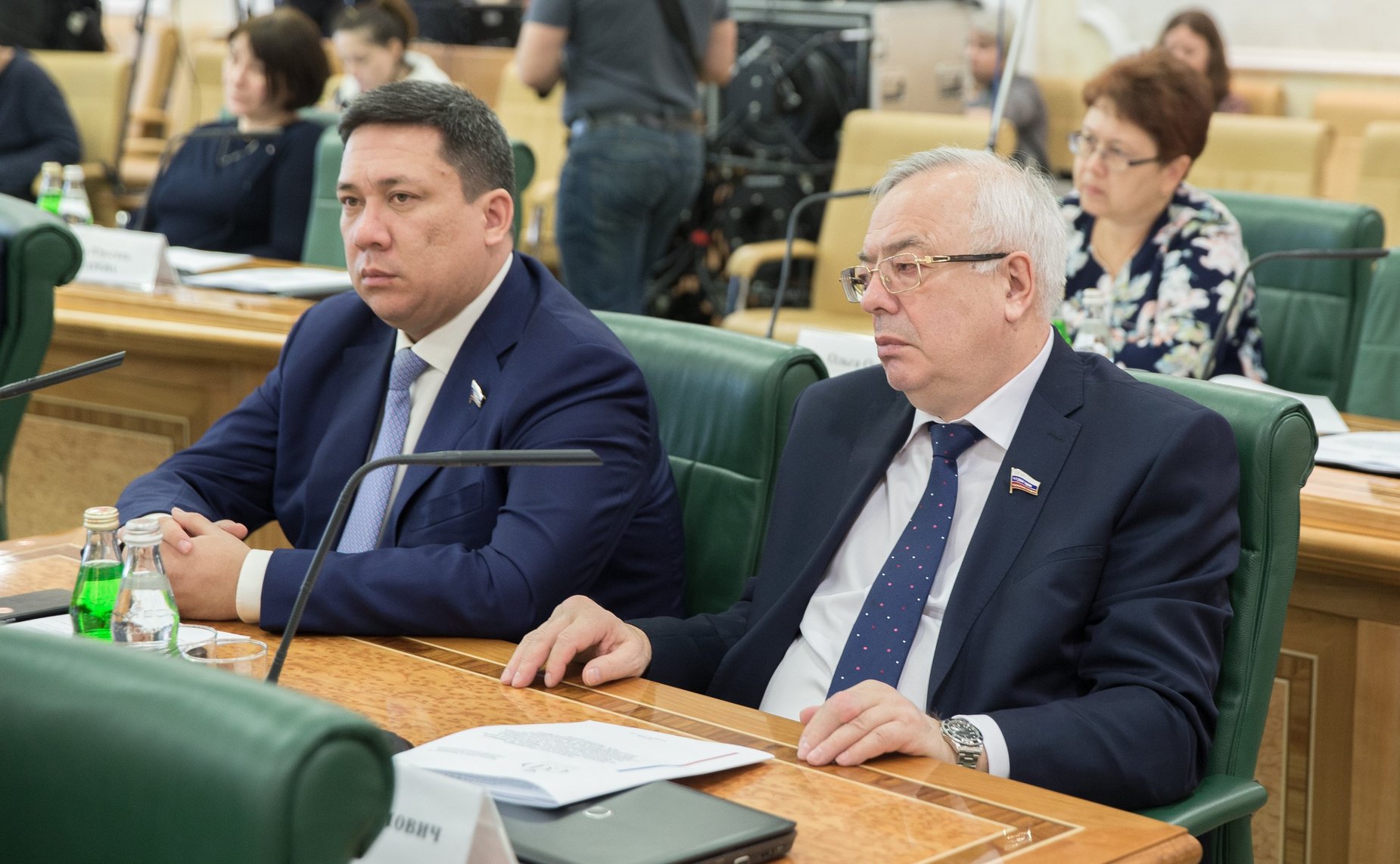 Публичное обсуждение проекта федерального закона, касающегося придания государственного статуса программе по установкам беби-боксов