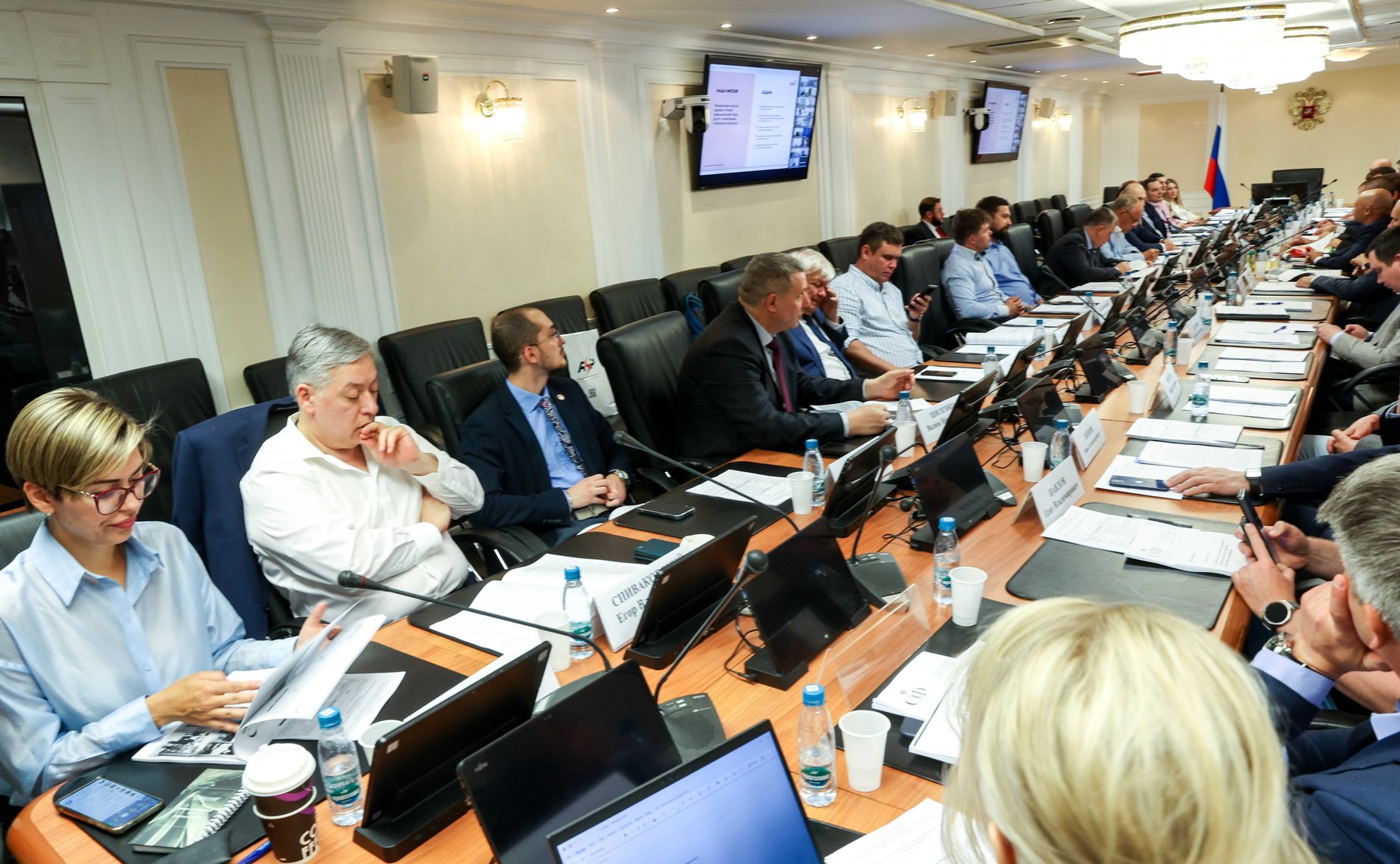 Совещание Комитета СФ по аграрно-продовольственной политике и природопользованию «Проблемы и перспективы развития автоматизированной торговли в Российской Федерации – качество воды в розлив»
