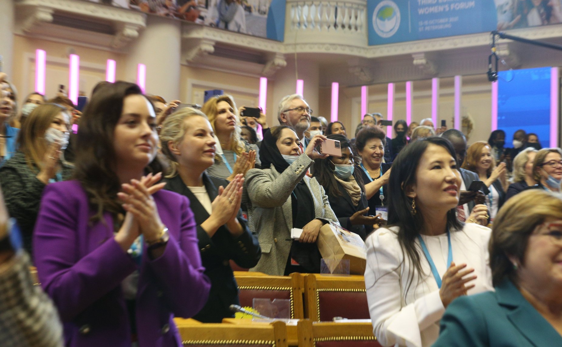 Заключительное пленарное заседание Третьего Евразийского женского форума «Женщины: глобальная миссия в новой реальности»