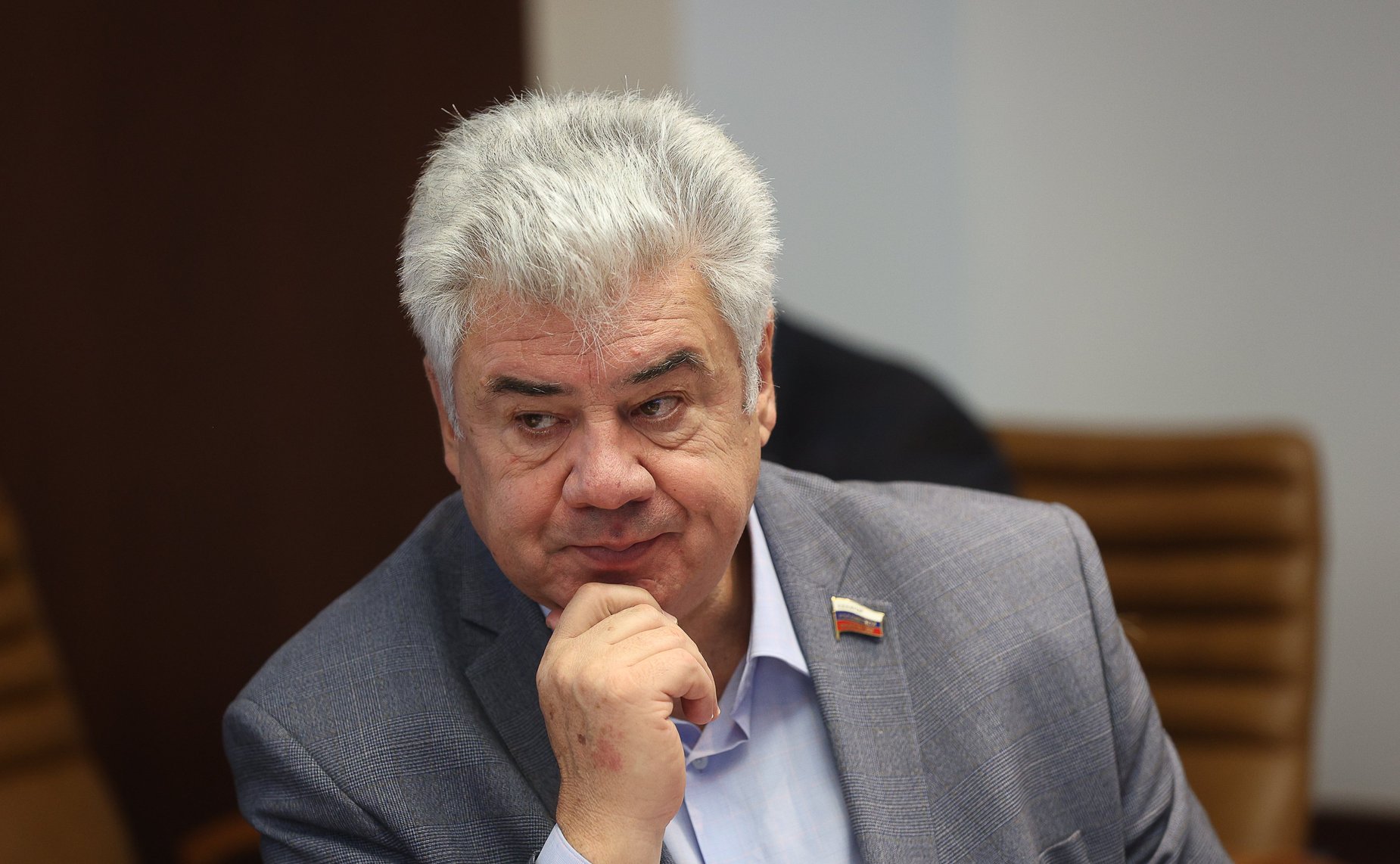 Виктор Бондарев