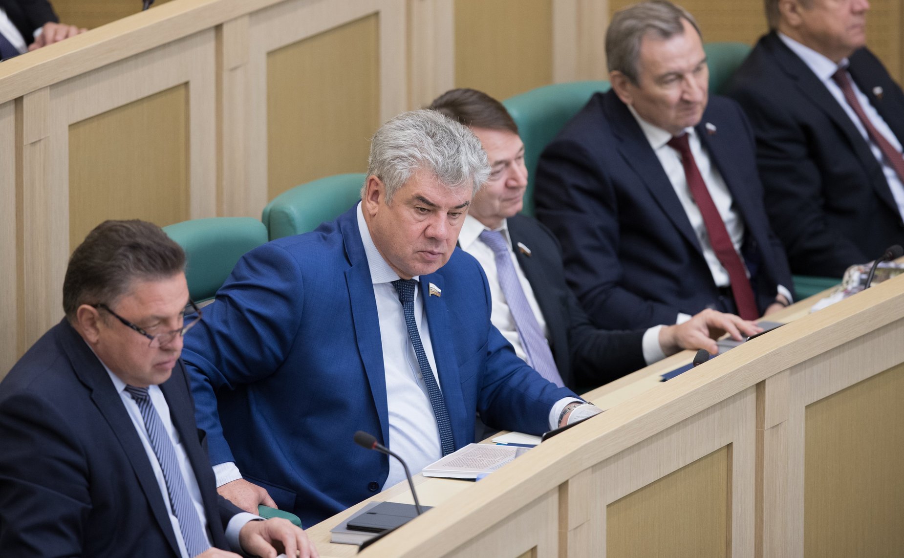 В. Бондарев