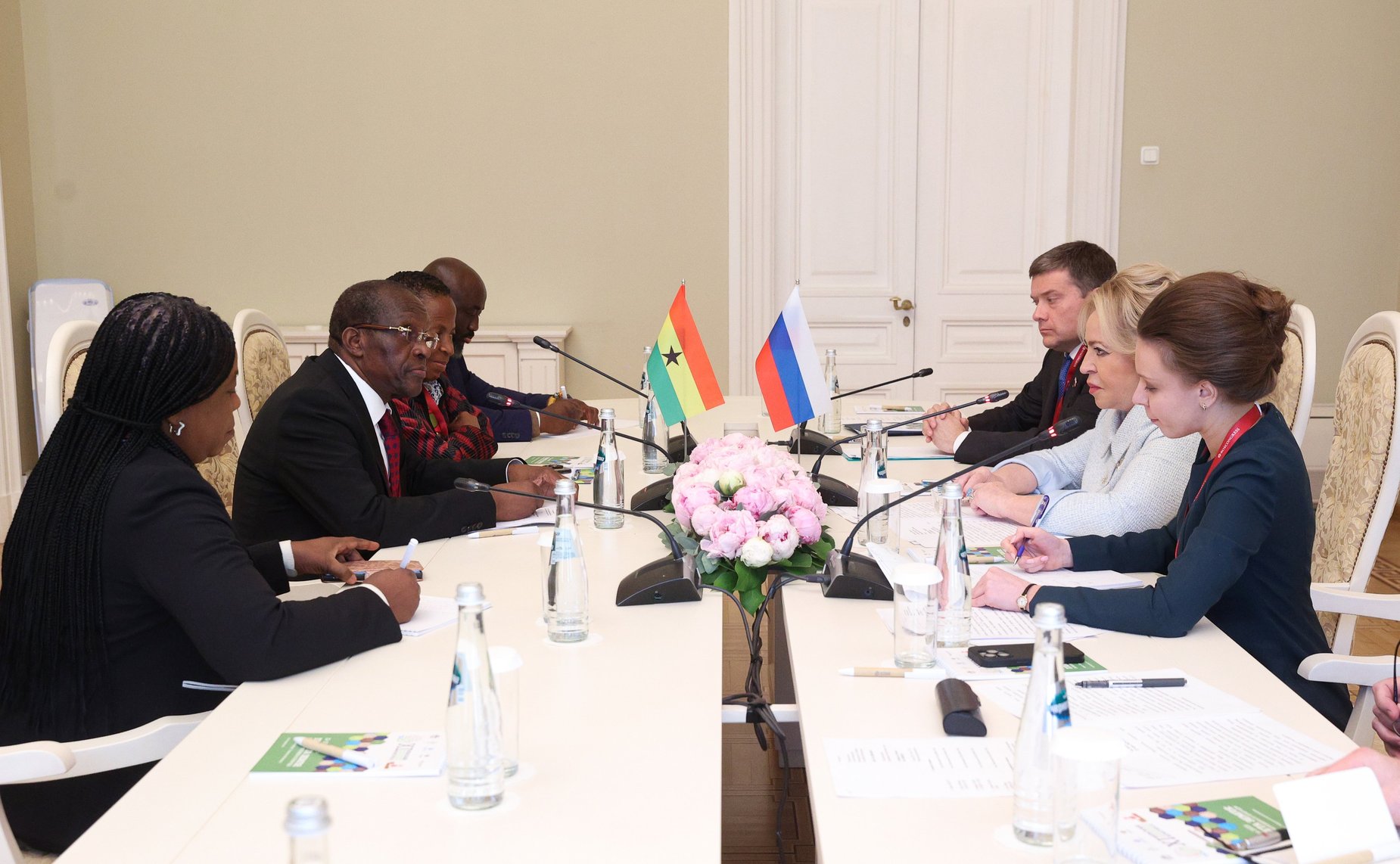 Беседа спикера СФ Валентины Матвиенко с Председателем Парламента Республики Гана состоялась «на полях» Невского международного экологического конгресса в Санкт-Петербурге