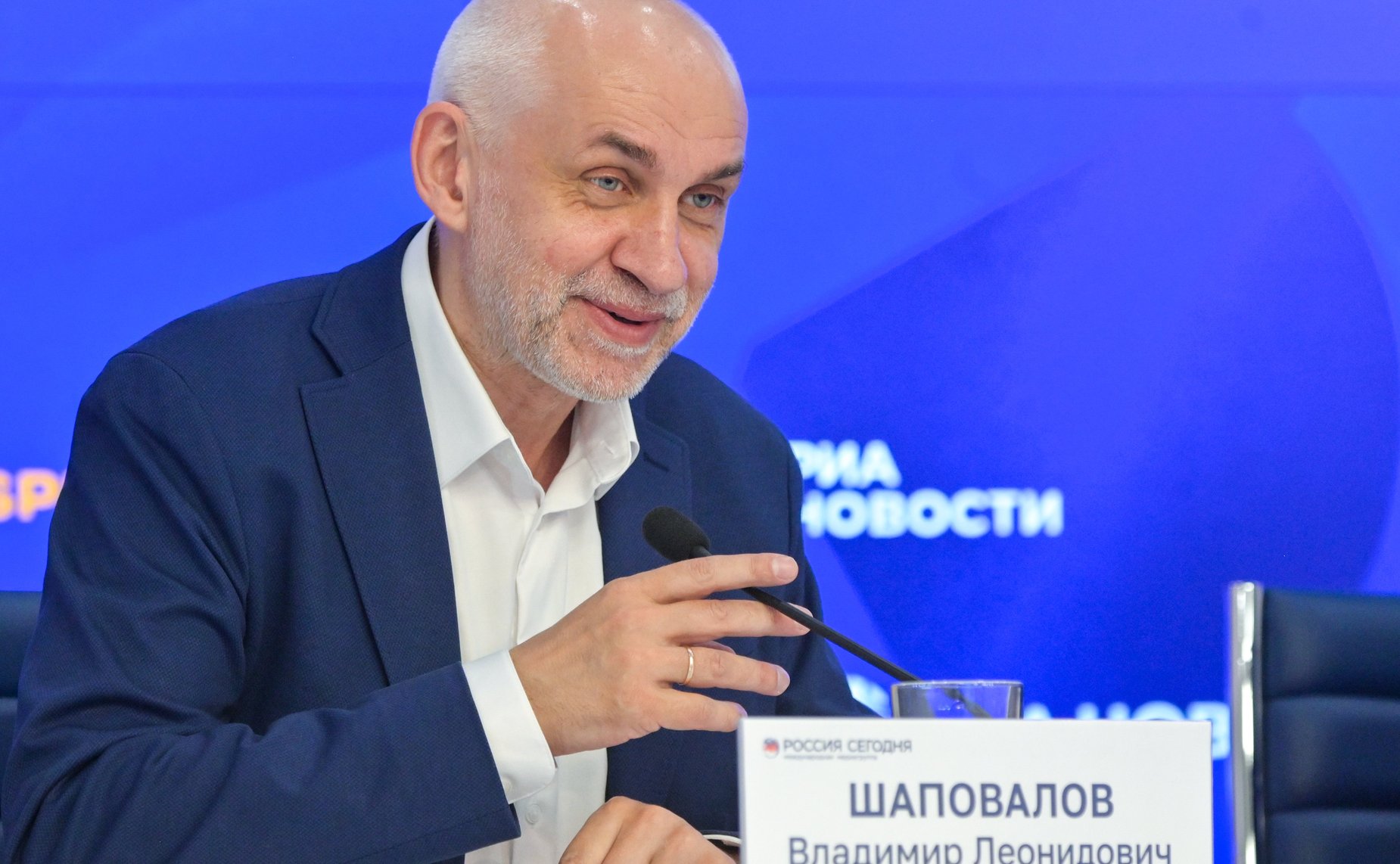 Круглый стол Экспертного института социальных исследований: «Время героев»: как формируется новая команда развития России»