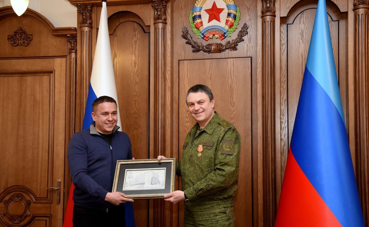 Рабочая встреча Айрата Гибатдинова с главой ЛНР Леонидом Пасечником