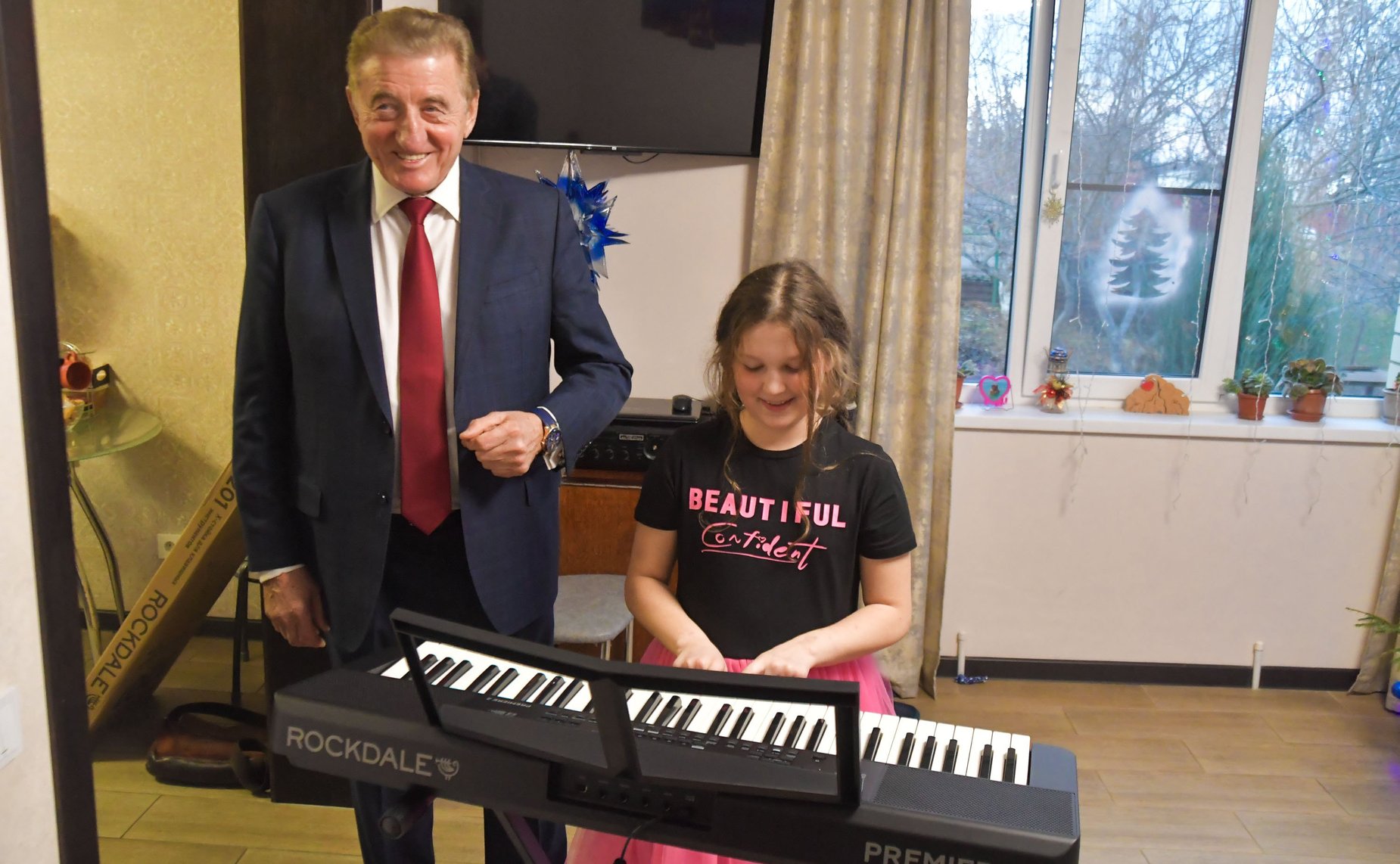 Сергей Лукин исполнил новогоднее желание десятилетней Анжелики из Воронежской области