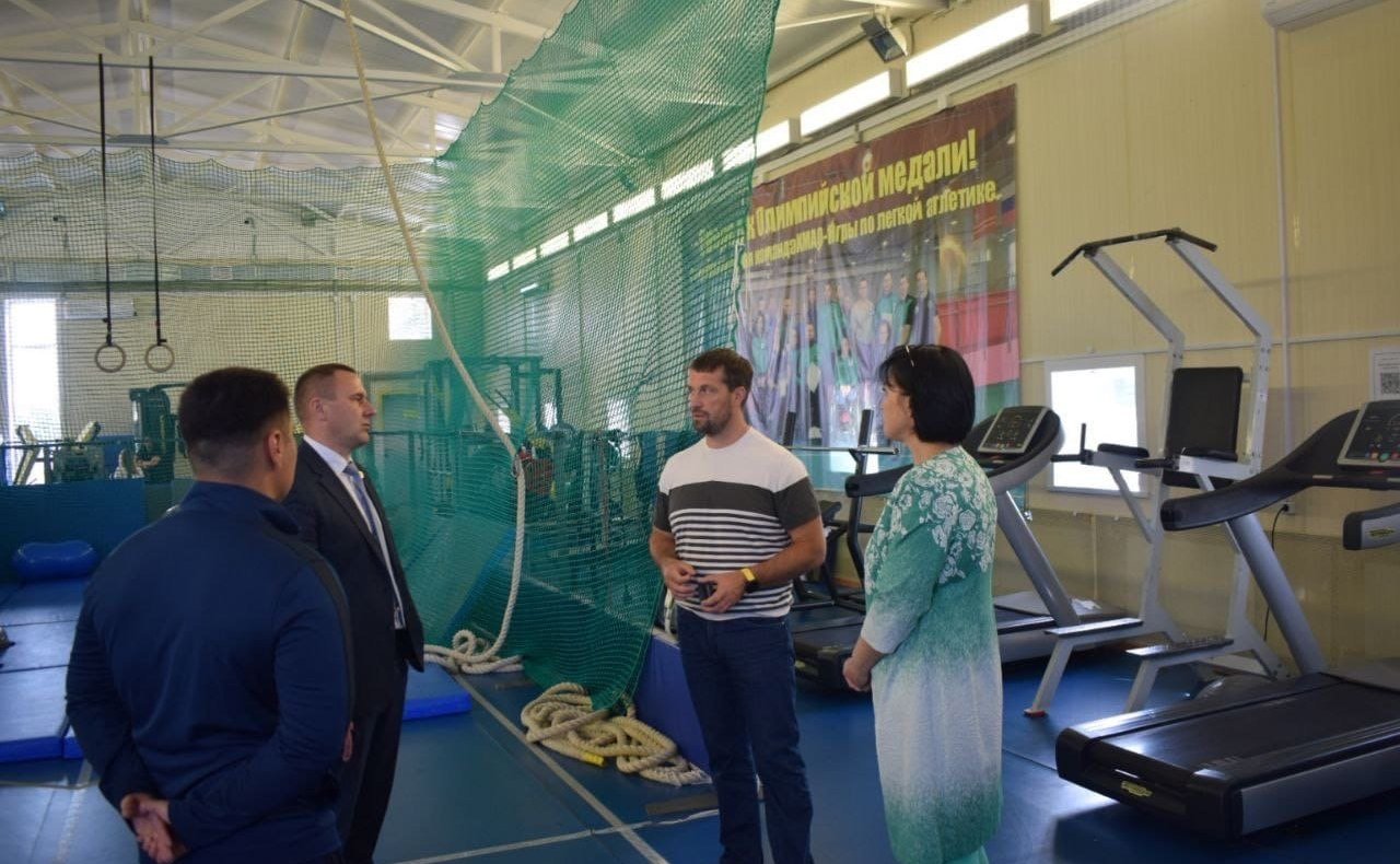 Эдуард Исаков в рамках работы в регионе посетил город Нижневартовск