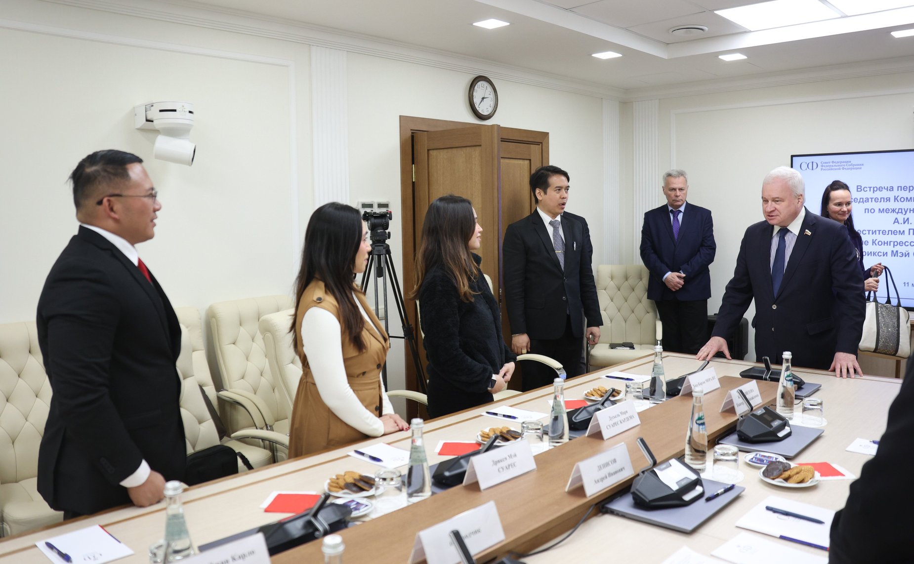 Встреча первого заместителя председателя Комитета СФ по международным делам Андрея Денисова с заместителем Председателя Комитета по обороне Конгресса Республики Филиппины Дрикси Мэй Суарес Кардемой