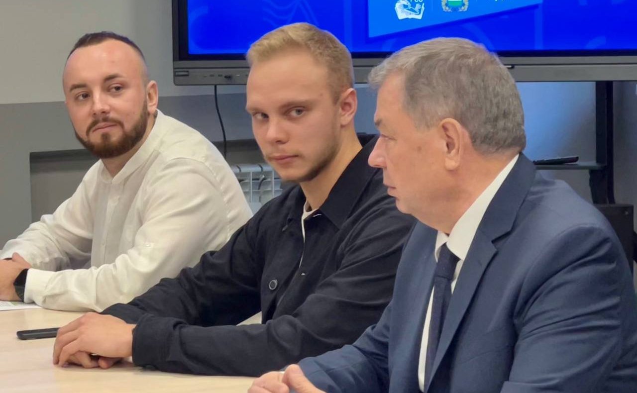 Анатолий Артамонов принял участие в совещании по возрождению в Калужской области регионального отделения «Российских студенческих отрядов»