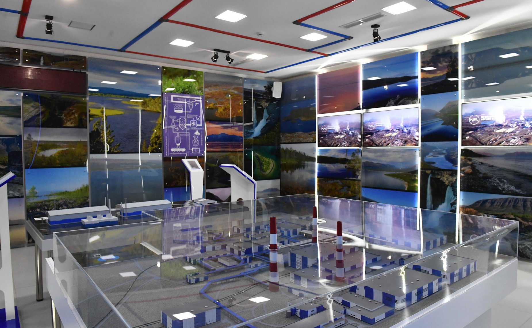 Посещение демонстрационного зала «НМЗ. Шоу-рум экологического Северного проекта»