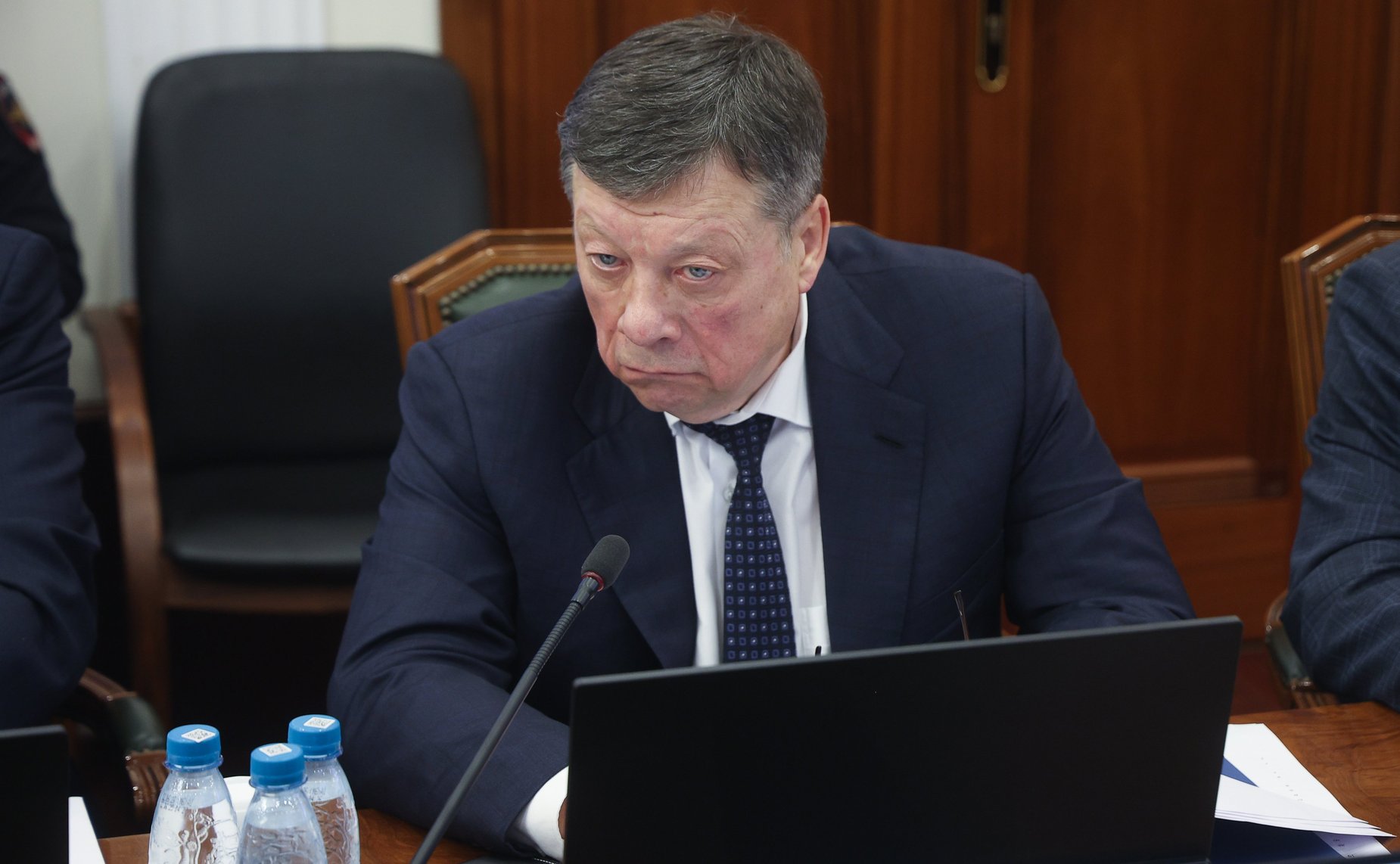 Совещание, посвященное реализации мер, направленных на снижение уровня некомплекта личного состава органов внутренних дел РФ, на повышение уровня социальных гарантий и льгот сотрудникам и работникам указанных органов