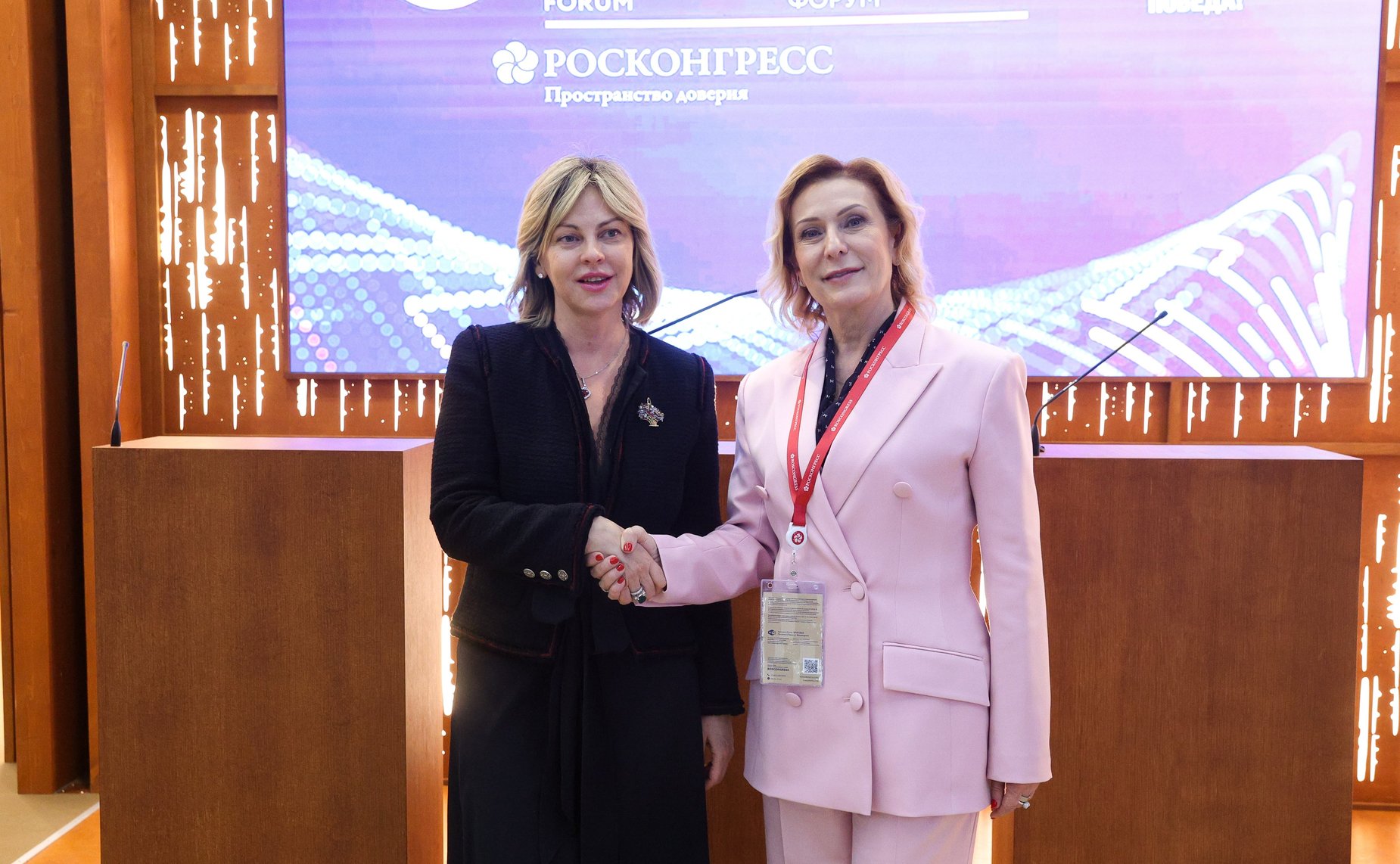 ПМЭФ’25. Подписание соглашений между Комиссией СФ по развитию креативных (творческих) индустрий и народных художественных промыслов в РФ, а также Советом по социальным инновациям СФ и Фондом содействия социальному развитию «Инносоциум»