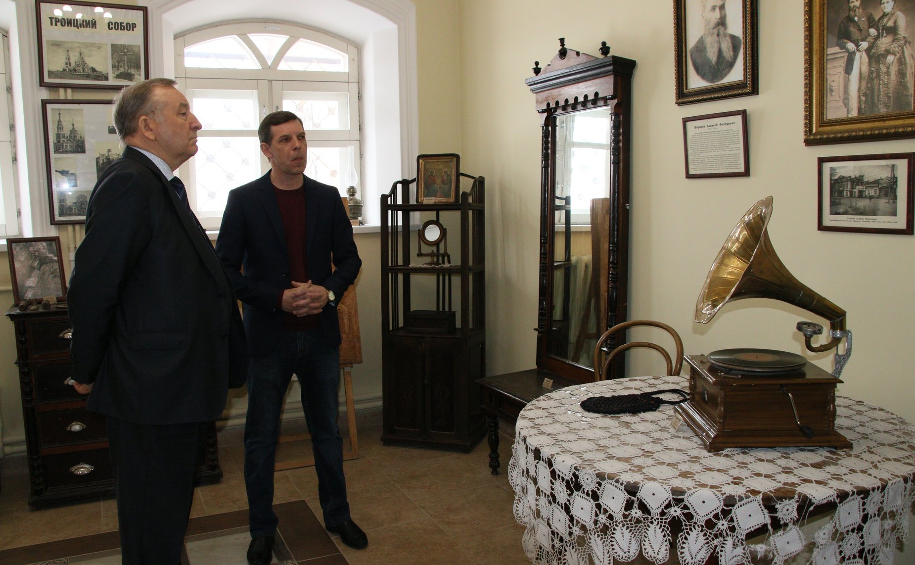 Александр Карлин посетил уникальный объект историко-культурного туризма Алтайского края — Бийское Архиерейское подворье