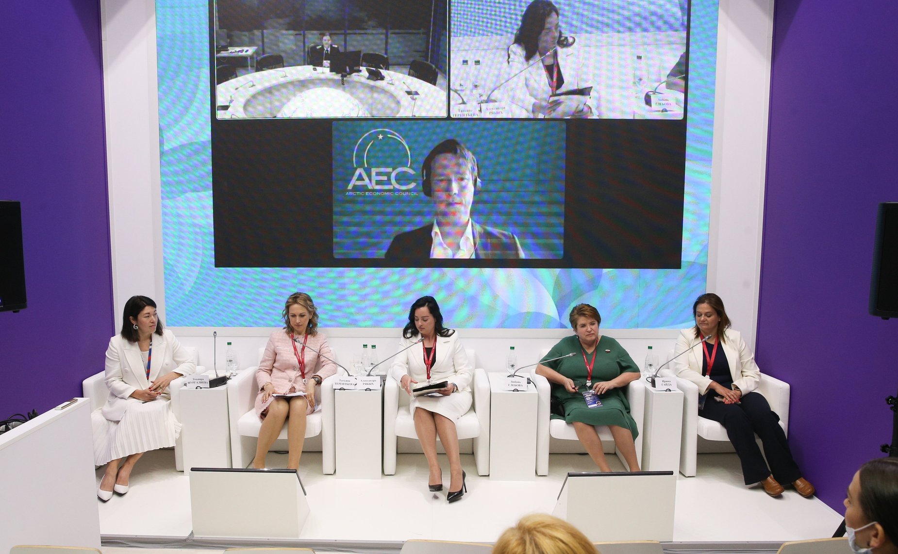 «Круглый стол»: Диалог женщин- технологических лидеров «Кооперация и сотрудничество в интересах развития Арктики». Мероприятие состоялось в рамках юбилейного XXV ПМЭФ-2022