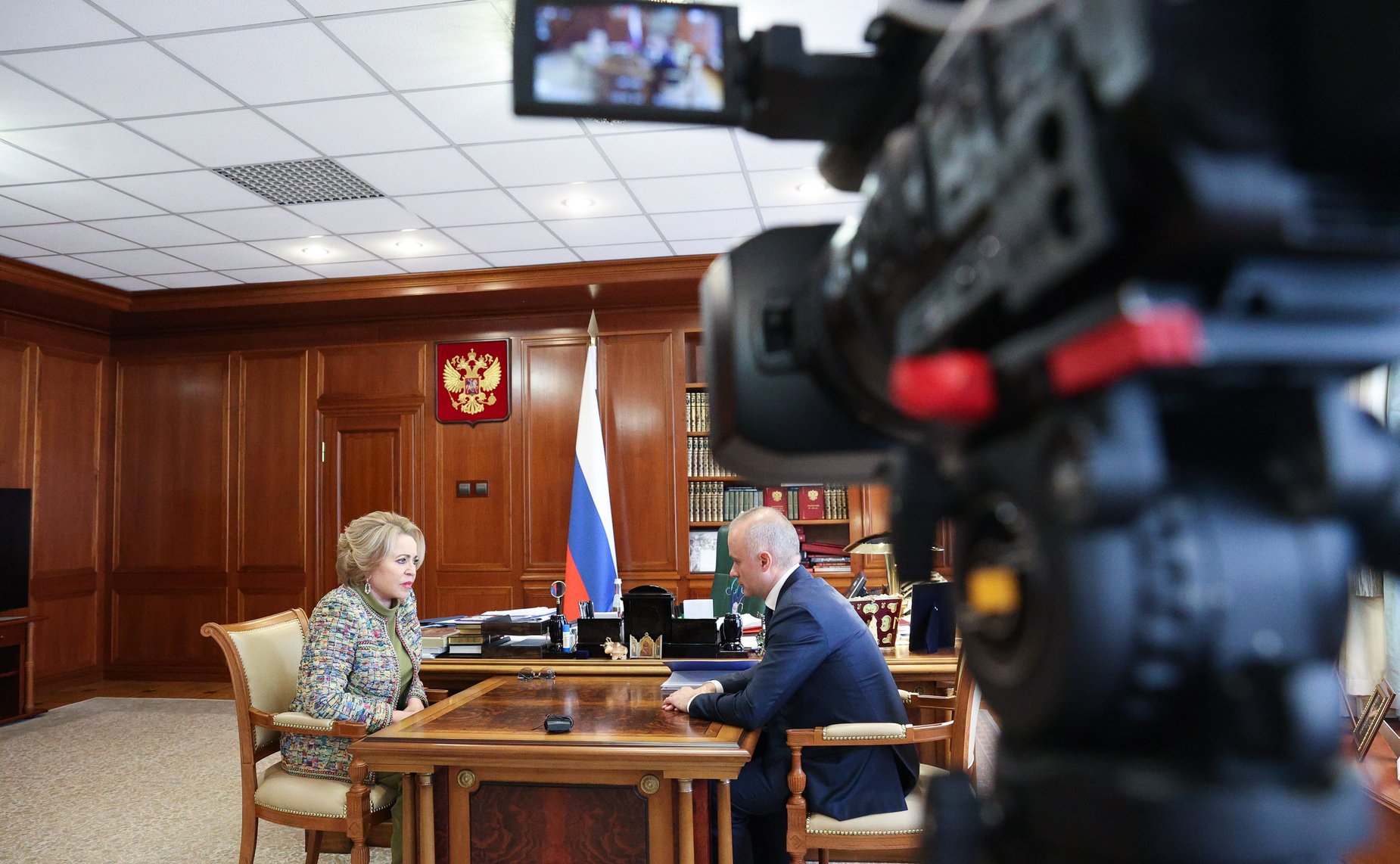 Председатель Совета Федерации Валентина Матвиенко провела встречу с генеральным директором Объединенной авиастроительной корпорации (ОАК) Вадимом Бадехой