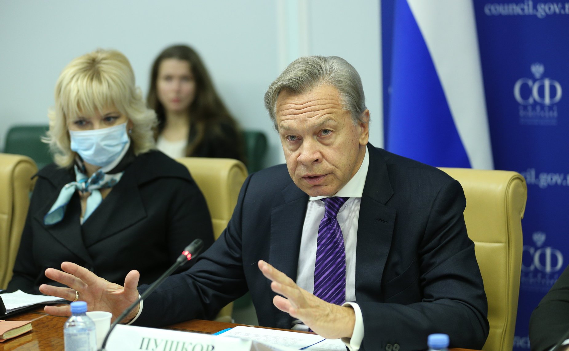 «Круглый стол» на тему «Отечественная история и информационная политика: как не допустить умаления значения подвига народа при защите Отечества»