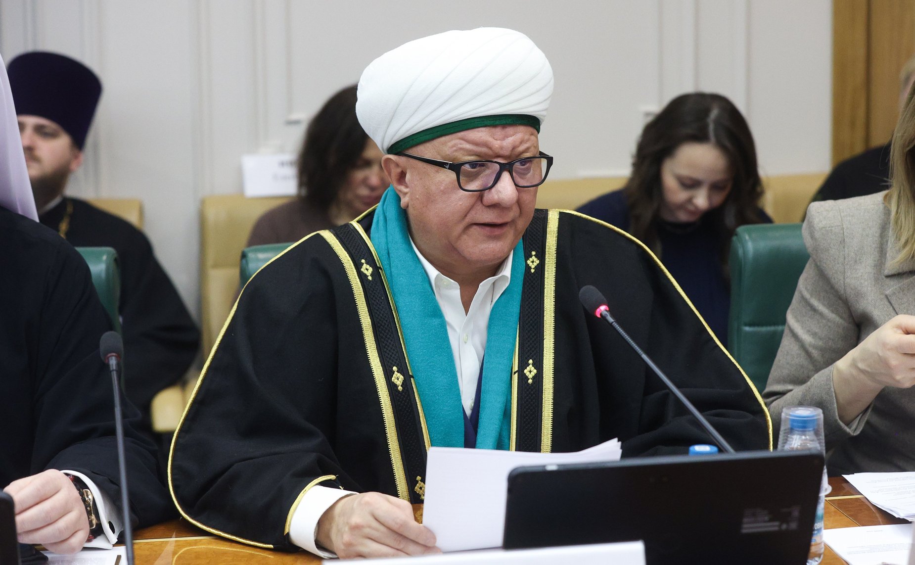 Круглый стол «Становление современной общественно-государственной модели воспитания гражданина и патриота (анализ опыта взаимодействия государственных и религиозных институтов)» (в рамках XIV Рождественских парламентских встреч)