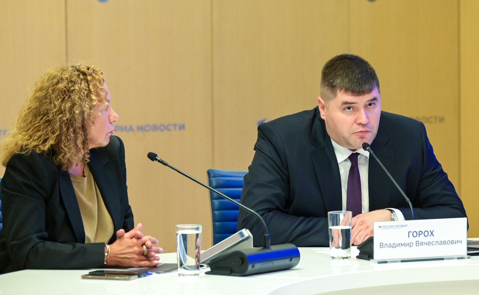 Пресс-конференция, в рамках которой представлен доклад Международного общественного трибунала по преступлениям украинских неонацистов «Преступления киевского режима против мирного русского населения города Константиновка»