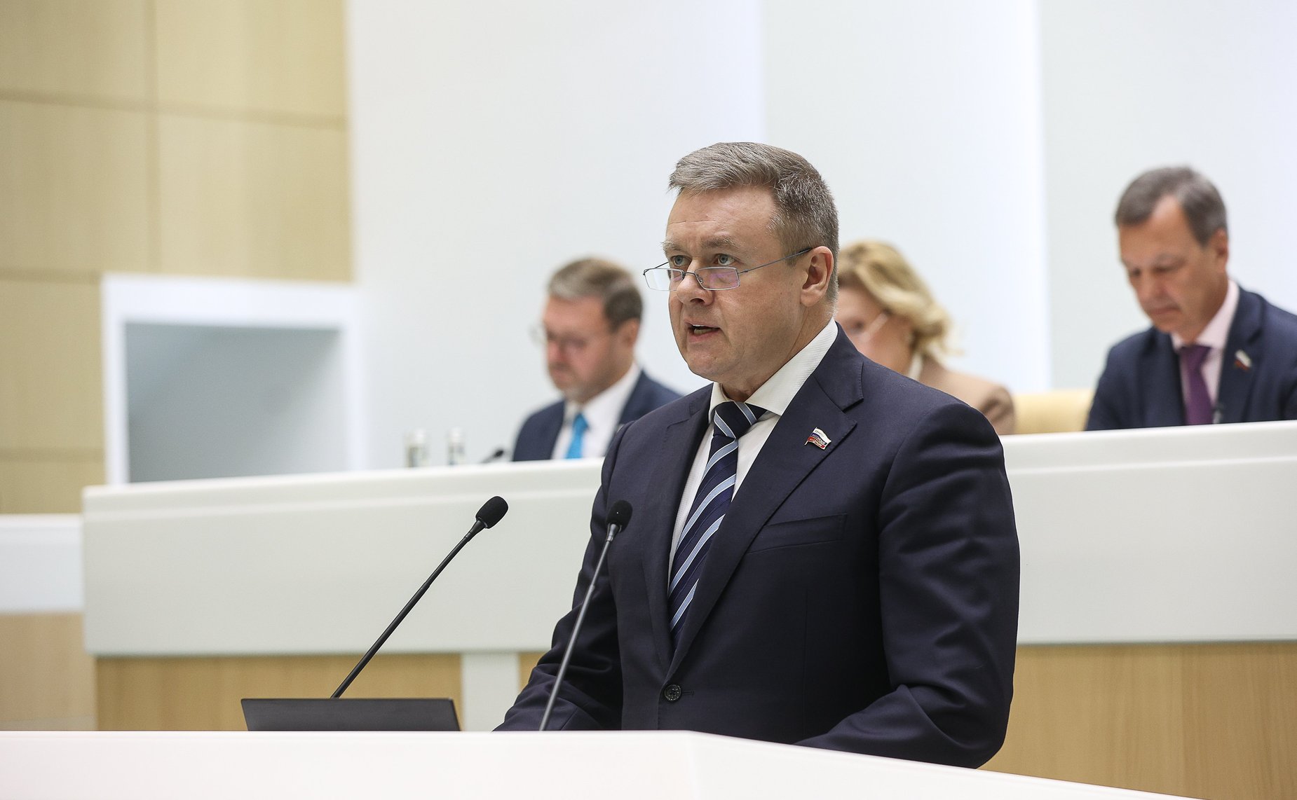 Николай Любимов