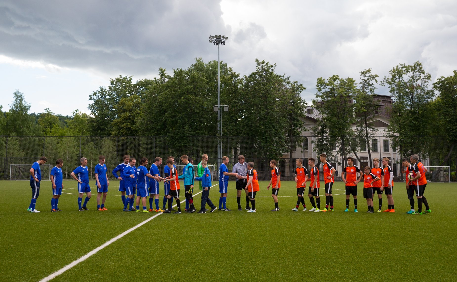 Футбольная команда Совета Федерации провела товарищеский матч с юношеской командой красноярского футбольного клуба «Тотем»