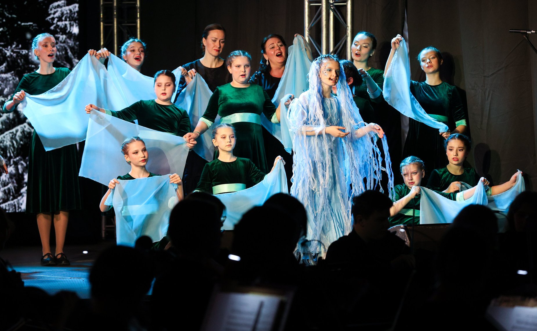 По инициативе Валентины Матвиенко в Таврическом дворце Санкт-Петербурга организована Рождественская елка для детей участников СВО