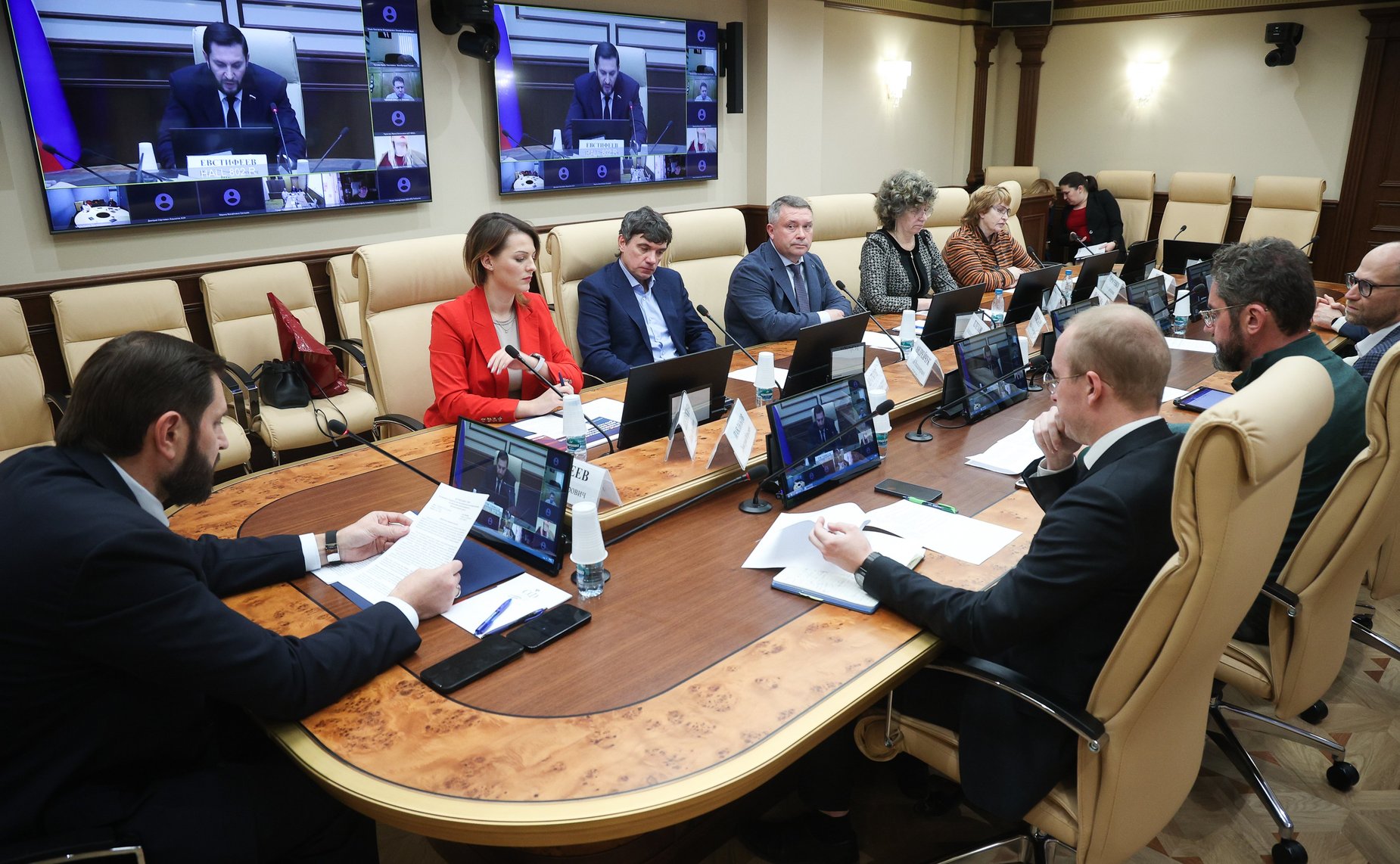 Совещание Комитет СФ по экономической политике «Разработка стратегии производства отечественных реактивов для обеспечения импортонезависимости биотехнологической отрасли»