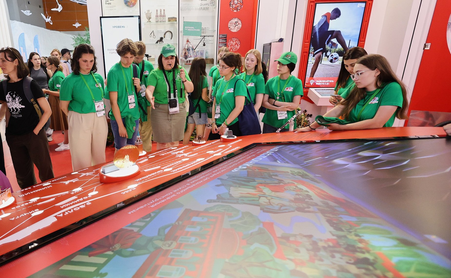 Участники культурно-образовательного проекта «Поезд Памяти» находятся в Городе-герое Москве