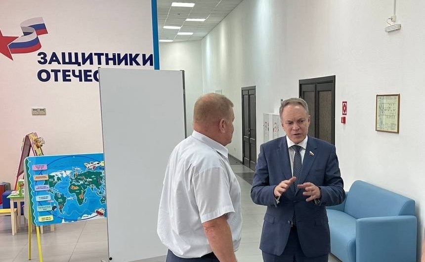 Александр Башкин проинспектировал работу отделения Фонда «Защитники Отечества» в Астраханской области