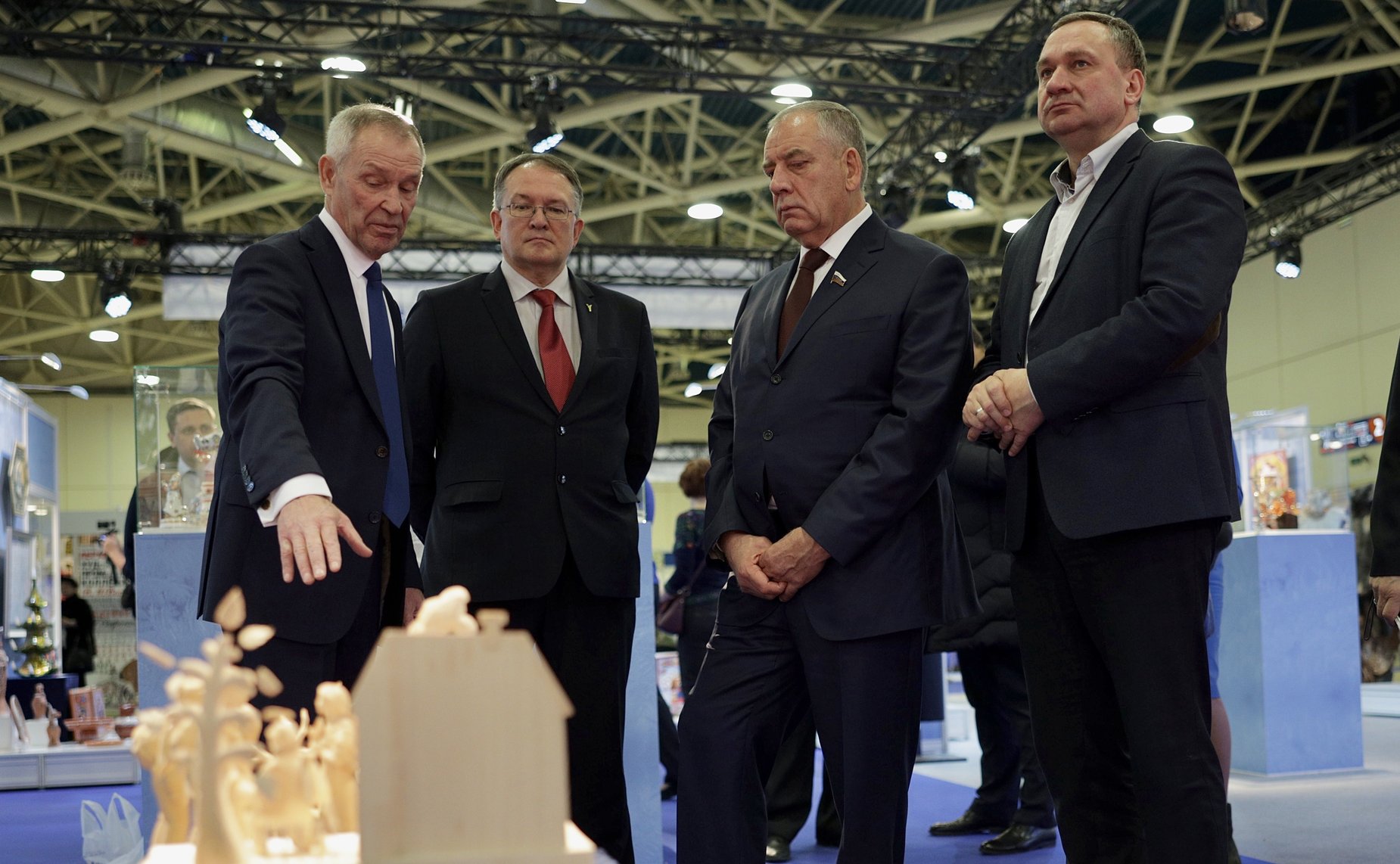 Сергей Митин принял участие в открытии в Экспоцентре XXVII Выставки-ярмарки народных художественных промыслов России «ЛАДЬЯ. Зимняя сказка-2019»