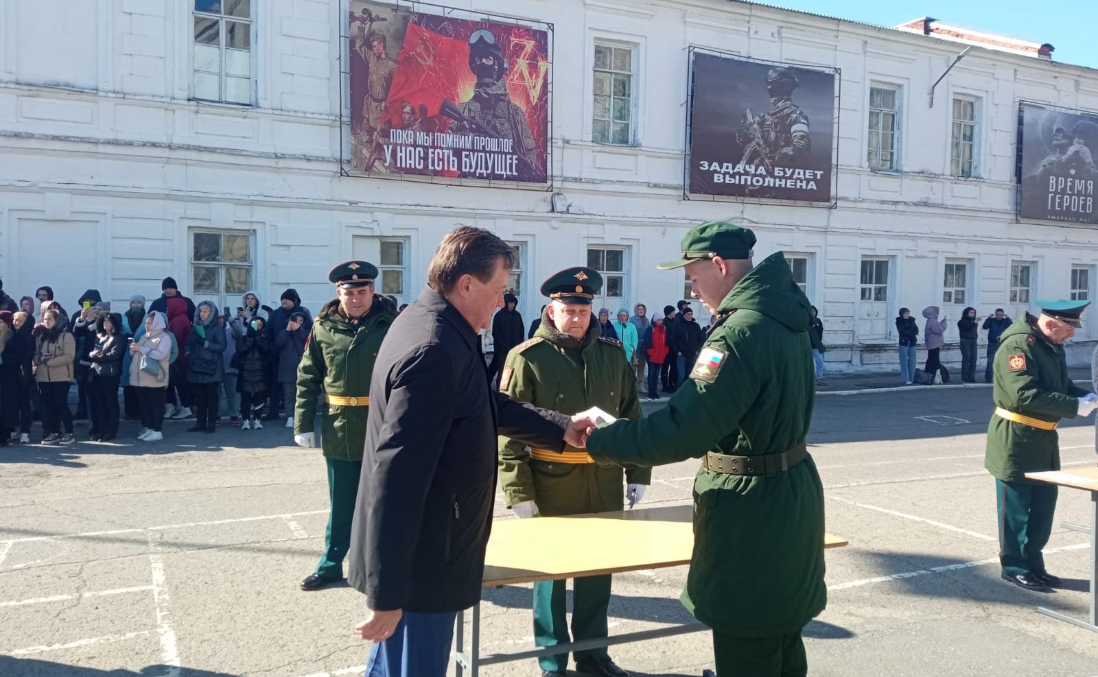 Сергей Рябухин принял участие в церемонии выпуска младших специалистов в Ульяновском учебном центре войск связи