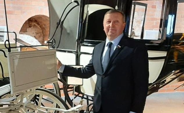 Сергей Березкин в ходе рабочей поездки в регион посетил выставку транспортных средств конца XVIII — первой половины XX века