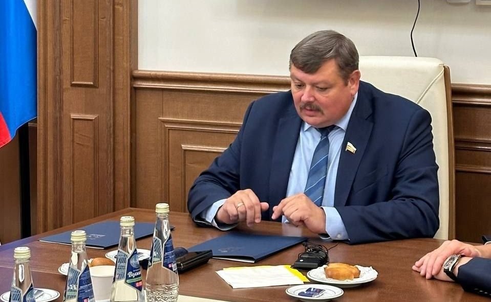 Сергей Колбин вручил награды Совета Федерации врачам института им. П.А. Герцена