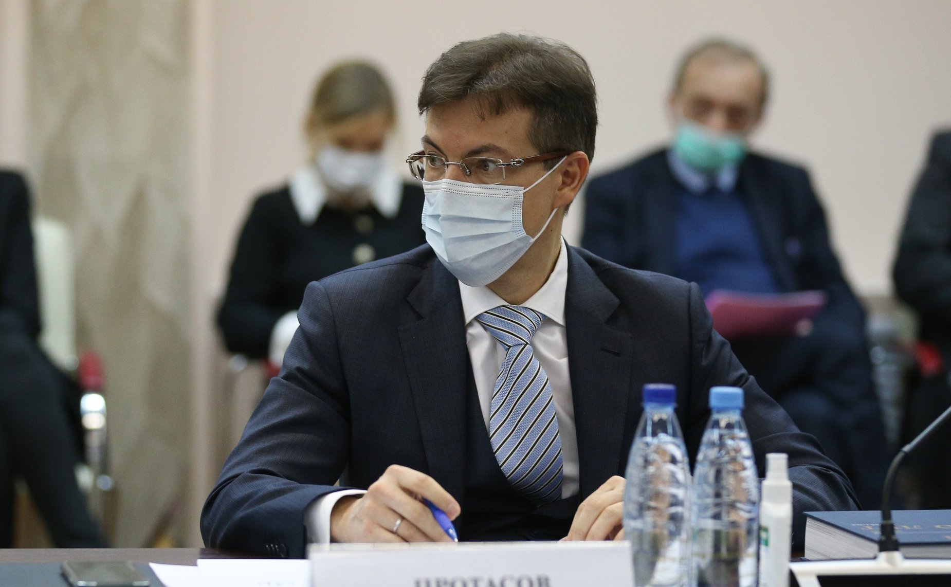 Парламентские слушания на тему «О мерах по противодействию незаконному обороту упакованной питьевой воды, включая природную минеральную воду»