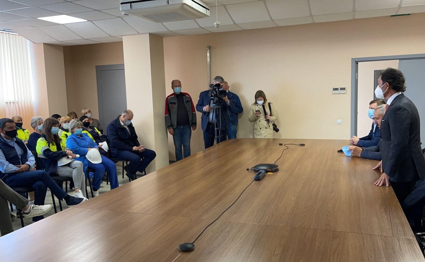 Максим Кавджарадзе в рамках поездки в регион посетил производственные предприятия в Тербунском и Воловском районах