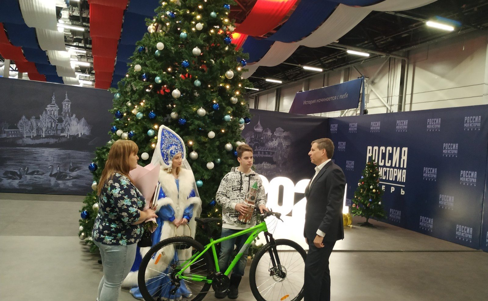 Андрей Епишин исполнил новогоднее пожелание 14-летнего Данилы из поселка Восток, который мечтал о горном велосипеде