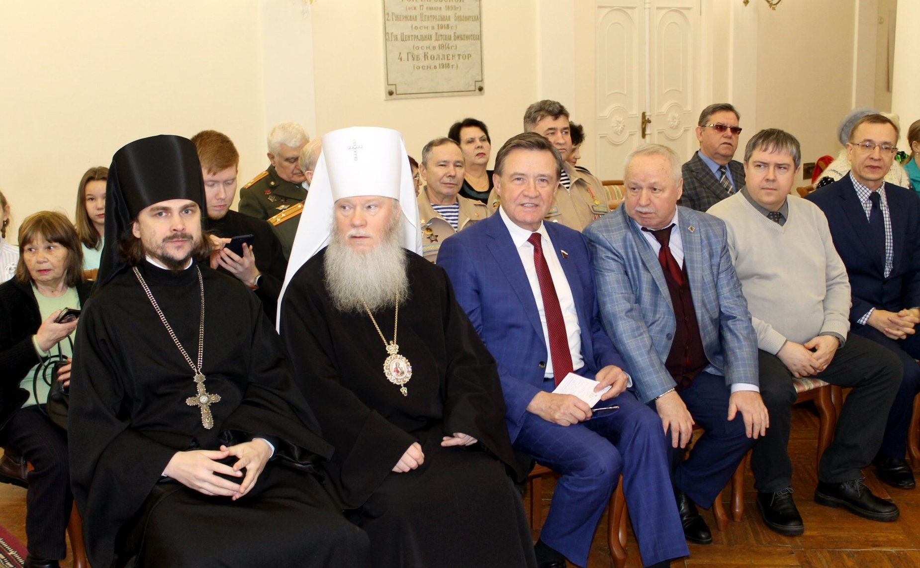 Сергей Рябухин посетил Международную российско-итальянская выставку художественного творчества среди детей и юношества «Встреча с Победой» в Ульяновске