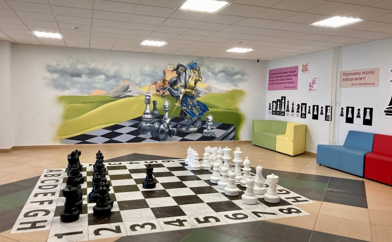 Анатолий Артамонов в ходе рабочей поездки в регион посетил Дзержинский район