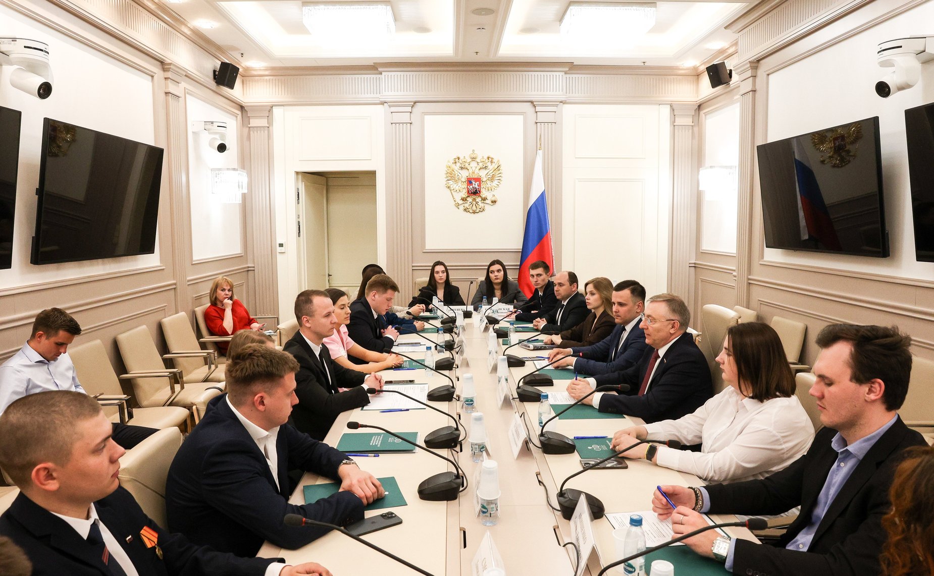 Встреча Александра Варфоломеева с членами молодежного парламента при Тульской областной Думе