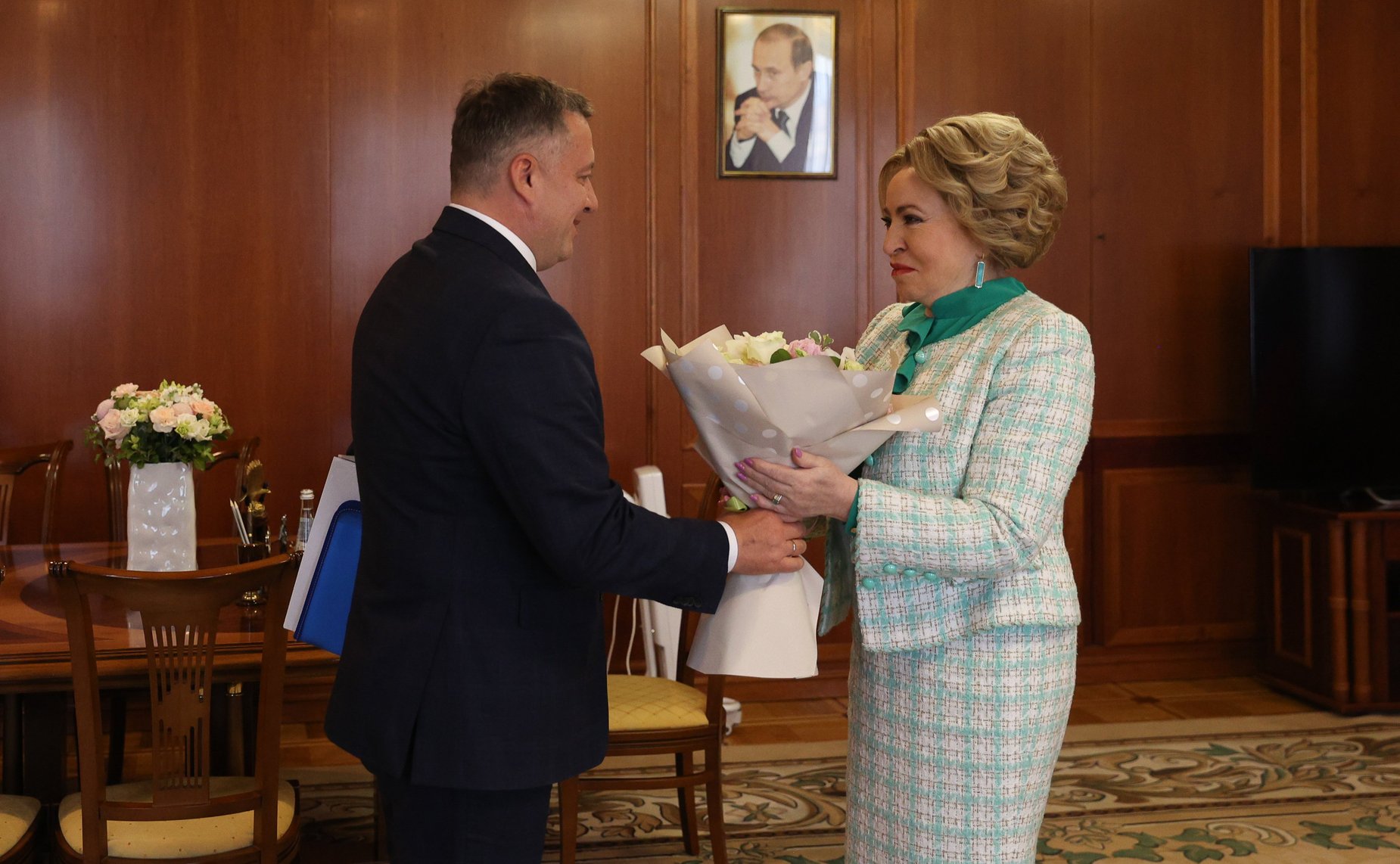 Встреча Председателя Совета Федерации Валентины Матвиенко с губернатором Иркутской области Игорем Кобзевым