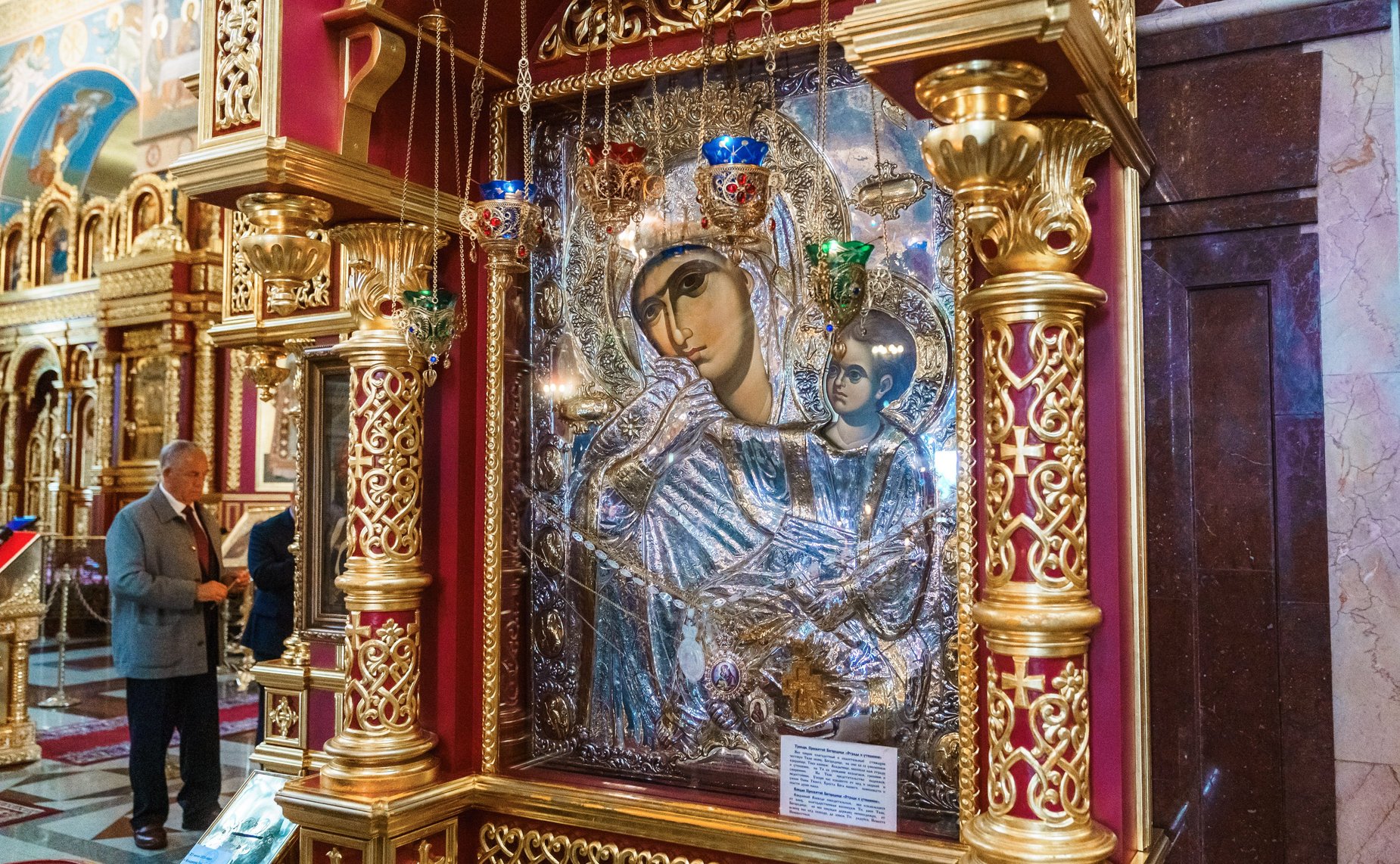 В рамках выездного заседания Комиссии СФ по развитию креативных (творческих) индустрий и народных художественных промыслов в России сенаторы посетили культурно-просветительные и социальные объекты