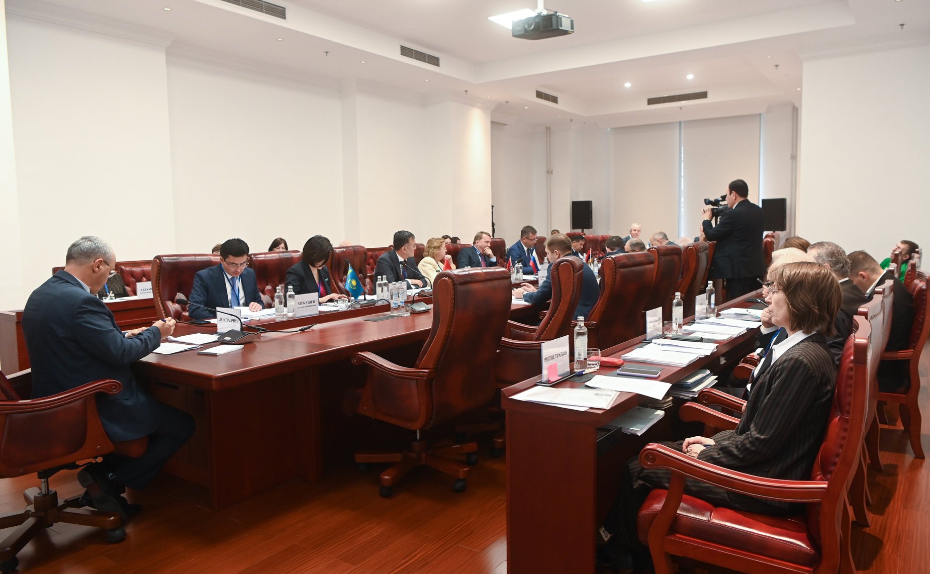 Сенаторы РФ приняли участие в заседании Постоянной комиссии МПА СНГ по правовым вопросам