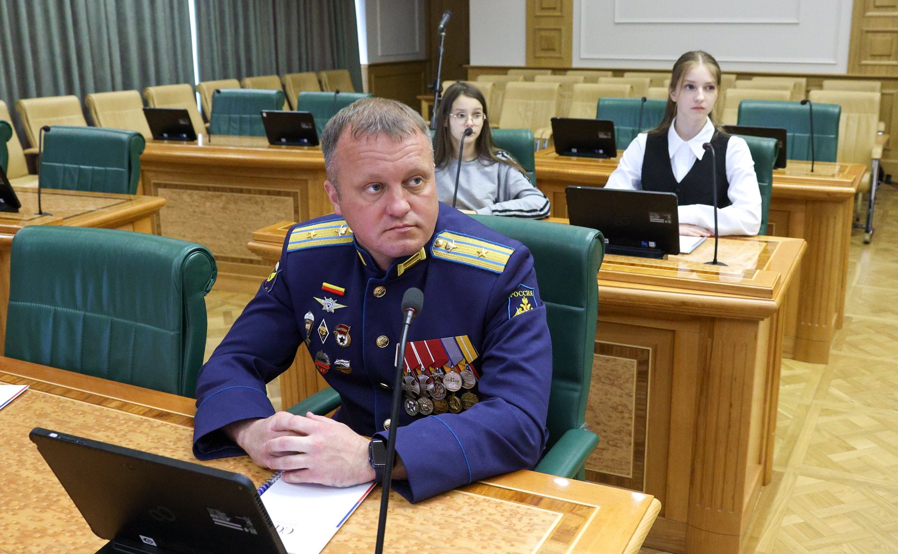 Встреча сенаторов РФ с детьми участников специальной военной операции