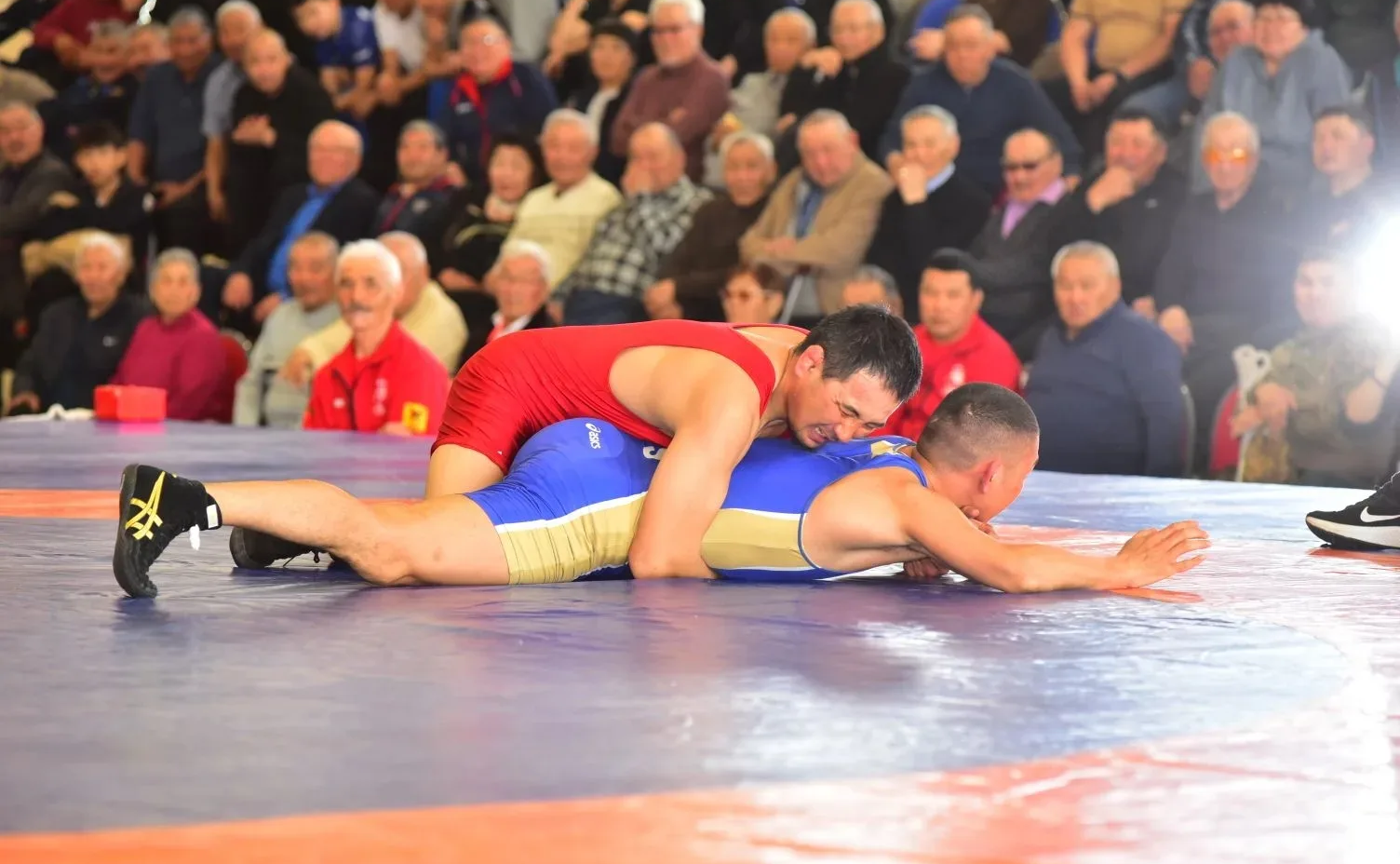 Баир Жамсуев в рамках региональной недели принял участие в историческом событии – первой матчевой встрече по вольной борьбе «Кубок Единства»