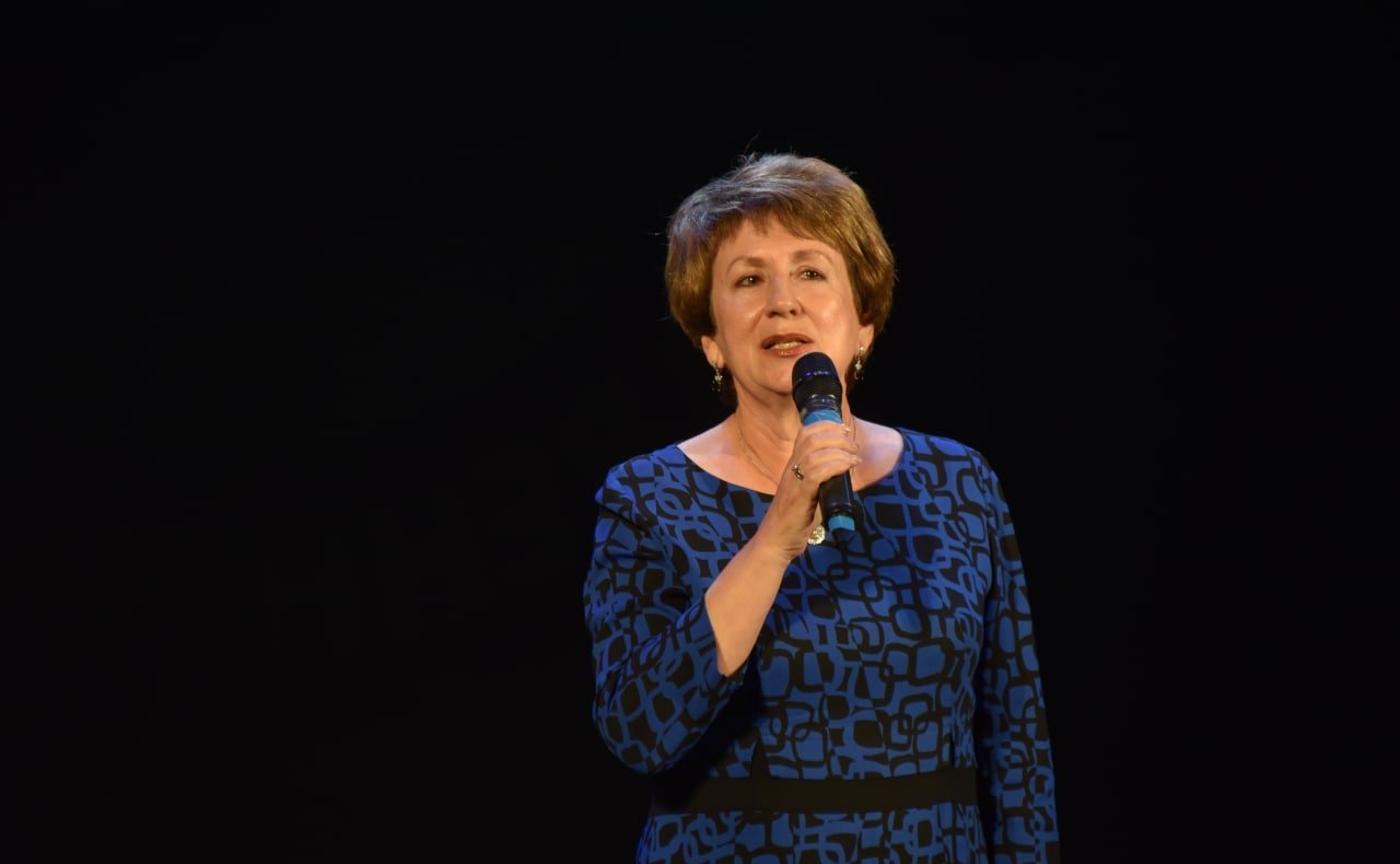 В Севастопольском академическом русском драматическом театре имени А. В. Луначарского чествовали лучших выпускников Севастопольского государственного университета – студентов, окончивших ВУЗ с отличием