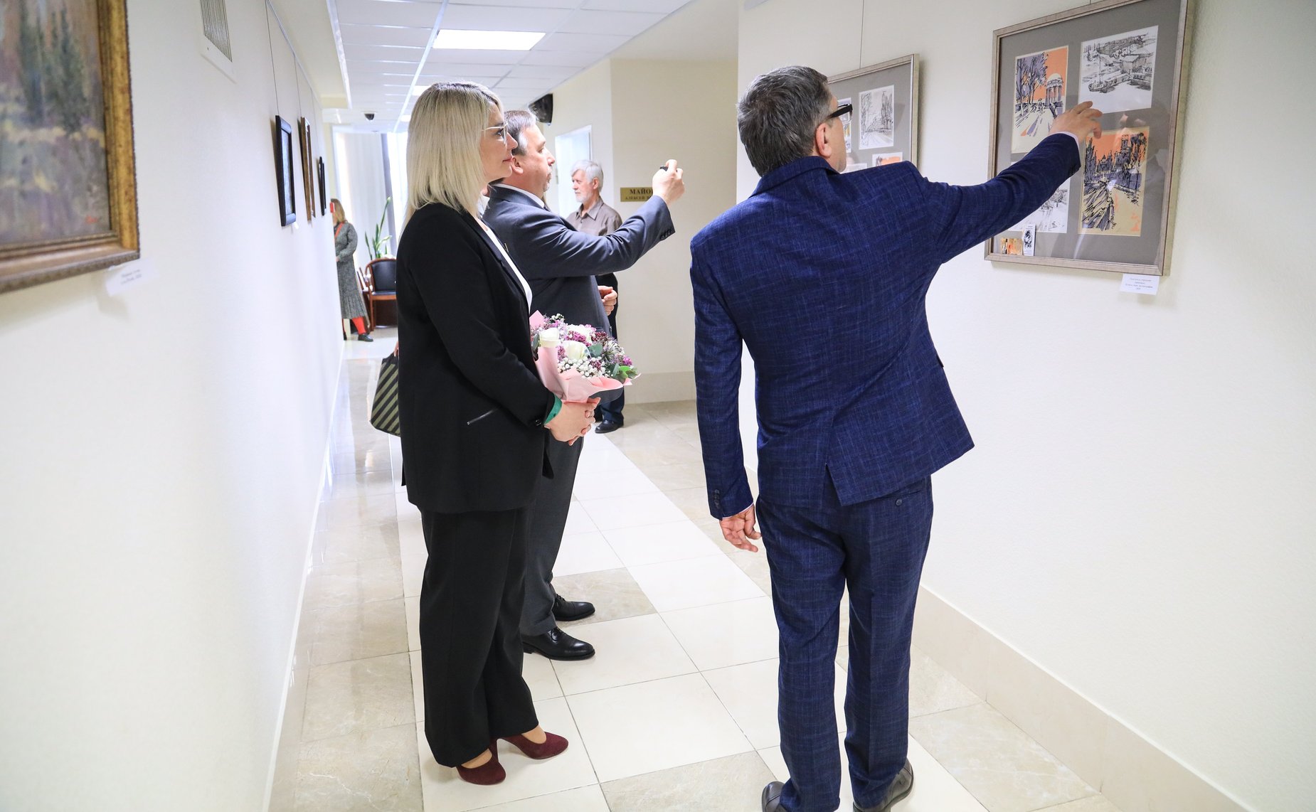 Открытие в Совете Федерации выставки художника Валерия Константинова «Россия негасимый свет»