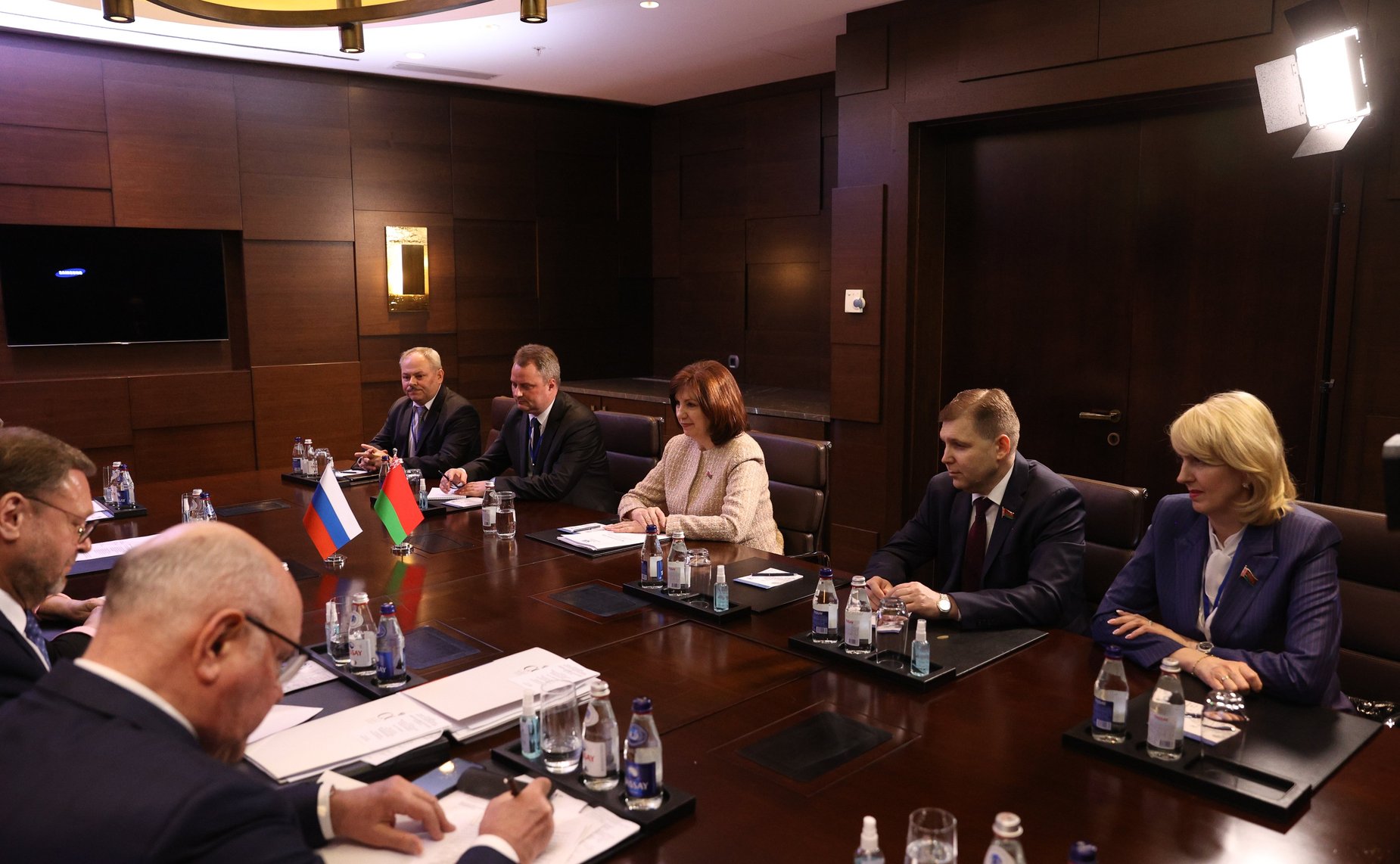 Встреча Председателя Совета МПА СНГ, Председателя СФ Валентины Матвиенко с Председателем Совета Республики Национального Собрания Республики Беларусь Натальей Кочановой