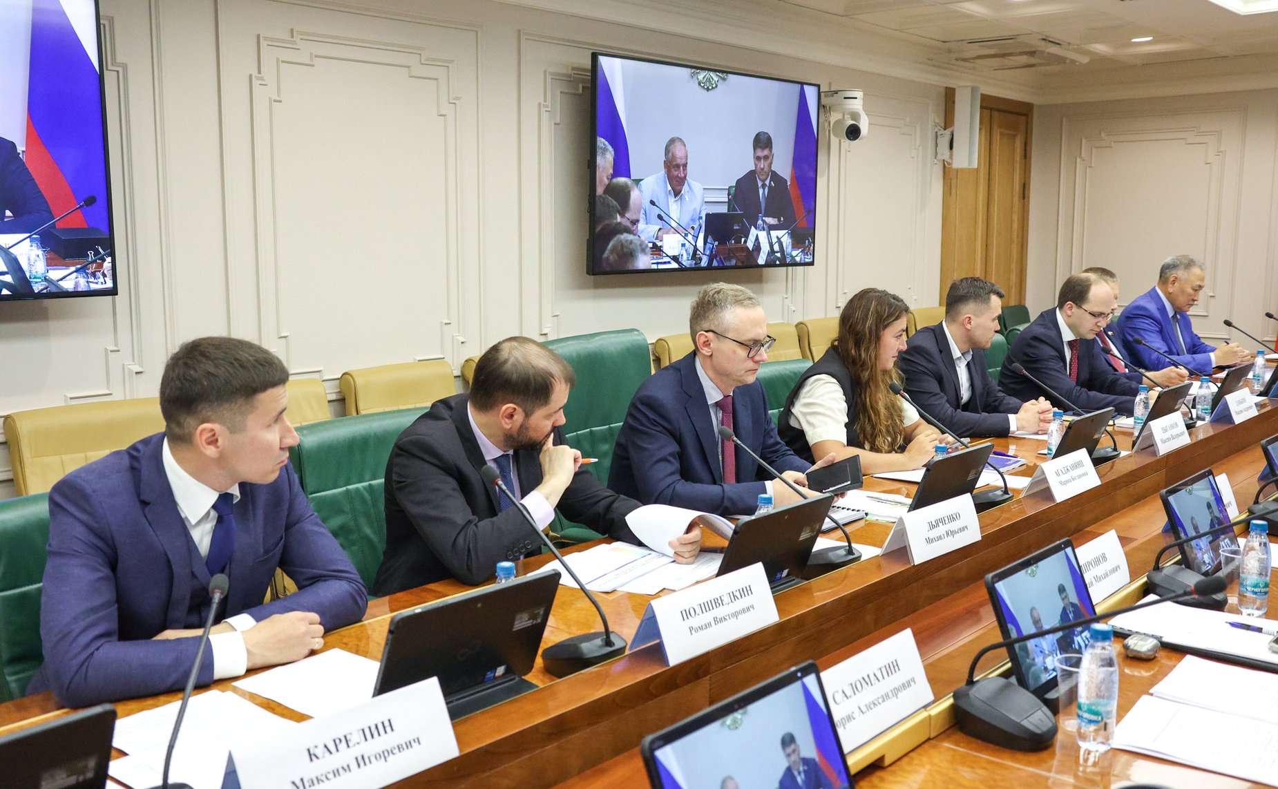 Круглый стол на тему «Обеспечение устойчивого развития арктических поселков и сел»