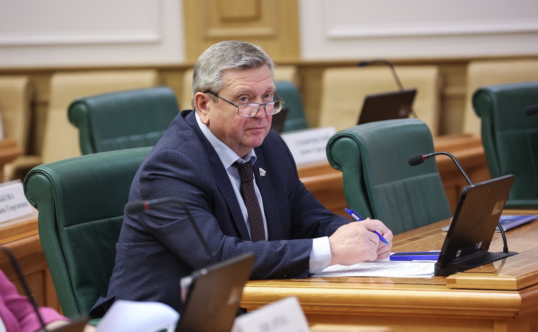 Александр Лутовинов