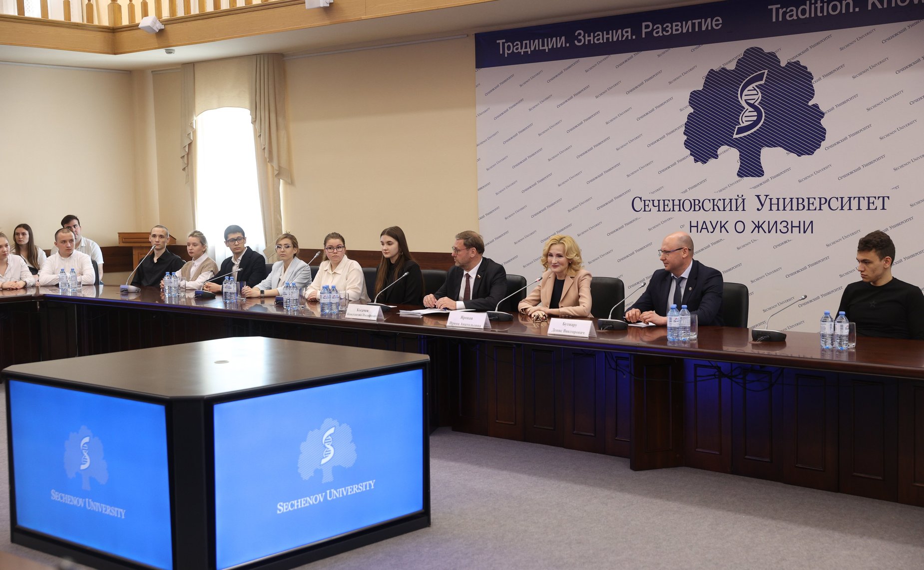Заседание Научно-консультативного совета при парламентской Комиссии по расследованию обстоятельств, связанных с созданием американскими специалистами биологических лабораторий на территории Украины