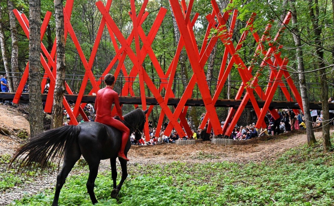 Открытие XVI международного фестиваля ландшафтных объектов «Архстояние» в Калужской области
